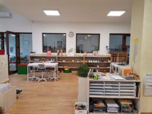 Sâmbătă, 6 aprilie, Ziua Porților Deschise la Școala Primară Montessori Târgu Mureș