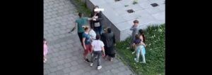VIDEO: Bărbat agresat în zona Mureș Mall din Târgu Mureș