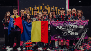 România câştigă Campionatul Mondial de Robotică din Texas. Echipa campioană, formată din 12 elevi din Focșani