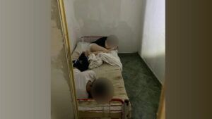 FOTO – Ce s-a întâmplat cu pacienții găsiți în azilul de la Bărdești? Povestea Alinei, fata „salvată” din azilul groazei și „uitată” șapte luni într-un spital
