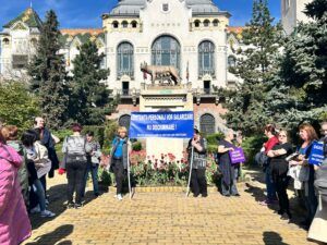Protestul asistenților personali din Târgu Mureș continuă: „Sincer, ne-am săturat„