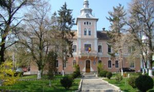 Competiție strânsă, cu cinci candidați, pentru Primăria Târnăveni