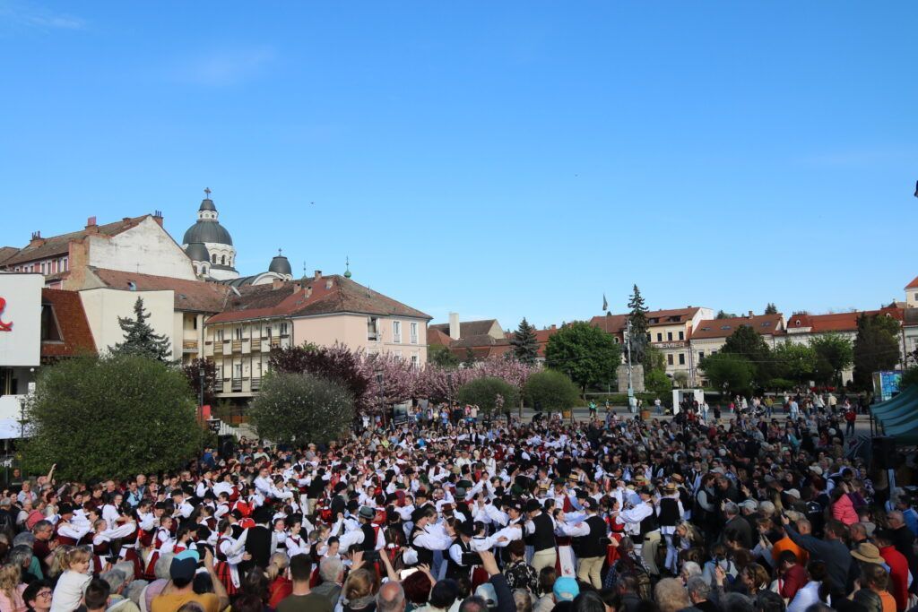 FOTO/VIDEO – Dans și voie bună în mijlocul târgumureșenilor: „Dansul este pentru toți”